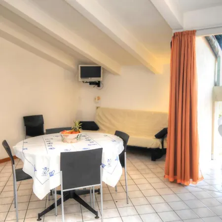 Palace Apartment *